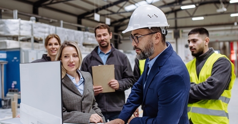 manager presenting project