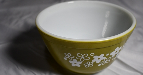 green pyrex bowl